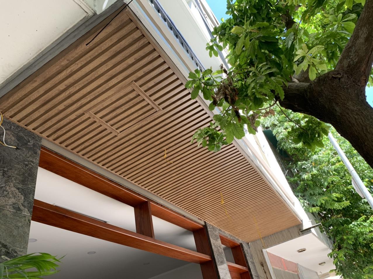 Tấm nh&ocirc;m s&oacute;ng t&ocirc;n